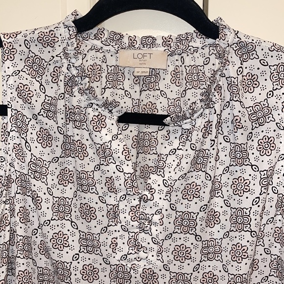 Loft Sleeveless Blouse - Picture 3 of 3